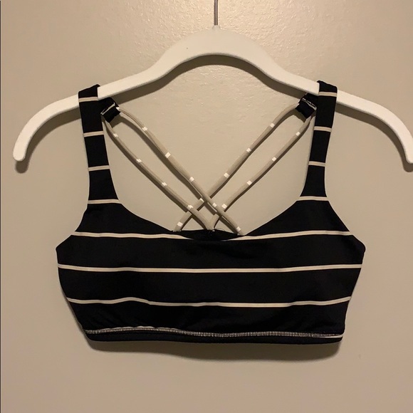 lululemon athletica Other - Lululemon Free to Be Bra size 6 EUC